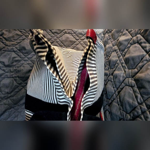Henri Bendel Large Weekend Tote Stripe Bag - Picture 5 of 12